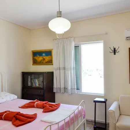 Sky Housetop Apartment Kalamata